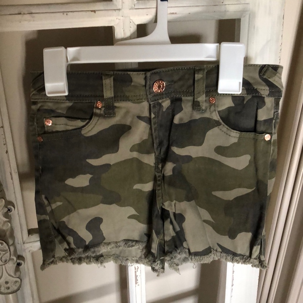 Celebrity Pink Girls Camo Shorts Size 12